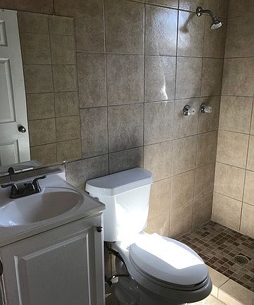 5th image of 2203 Barney Ave