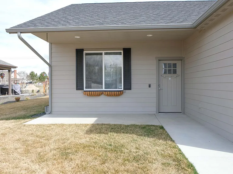 1133 S June Dr — Photo 43