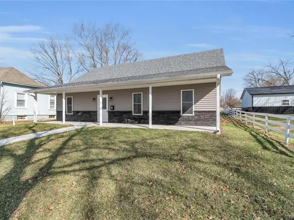 330 High St, Cameron, MO 64429
