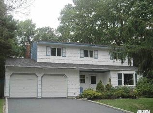 17 Marfo Ln, Centereach, NY 11720