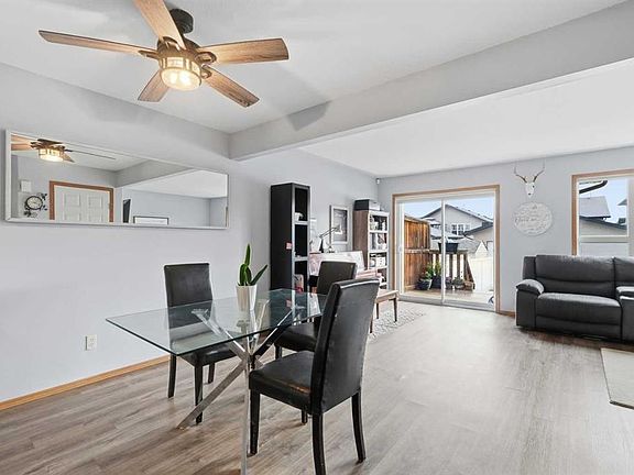 3rd image of 38 W Legend Ct