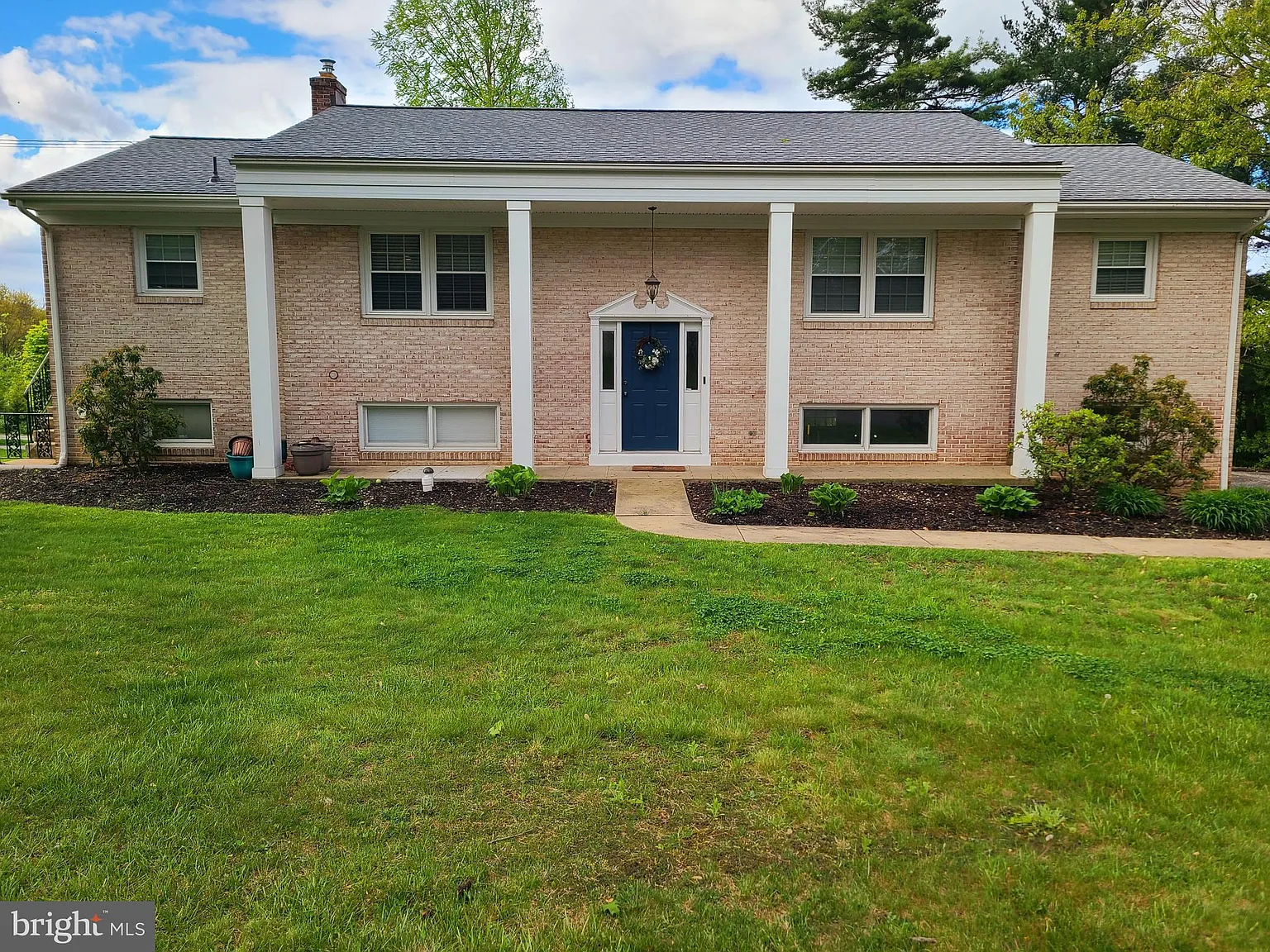 1125 Hermosa Ave photo 1