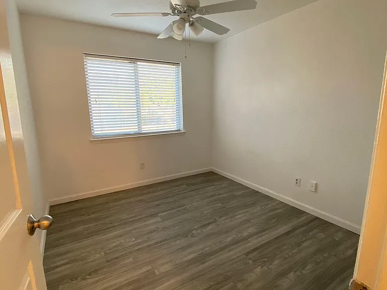 3501 Gatewood Ln — Photo 15