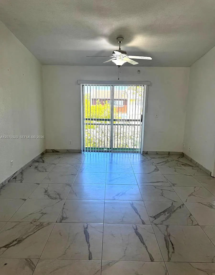 Gardens Of Sunrise Condo — Photo 3
