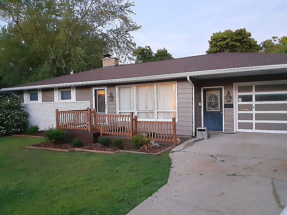 1st image of 1920 Pine Ct