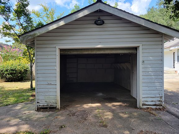 5th image of 808 East Ave