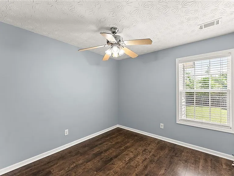 104 Jameston Dr — Photo 10
