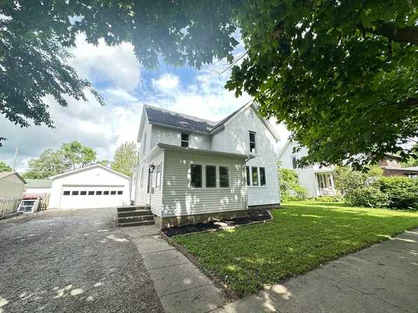 509 N Plum St, Farmer City, IL 61842