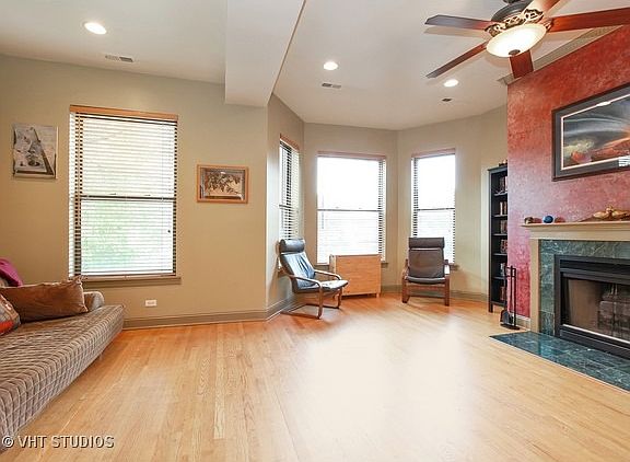 3rd image of 4869 N Kenmore Ave APT 2N