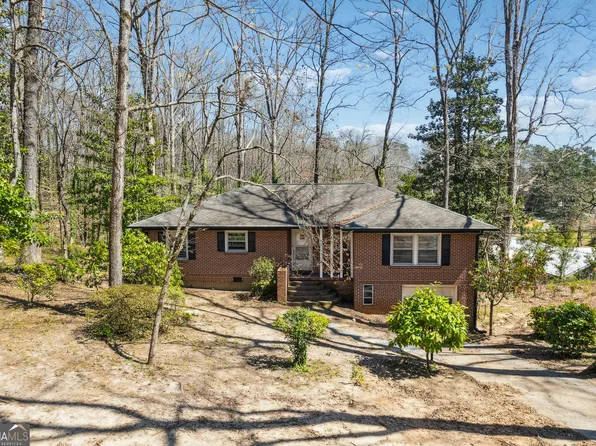 2696 Dodson Dr, East Pt, GA 30344