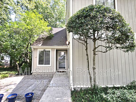 2nd image of 4101 Five Oaks Dr #25-1