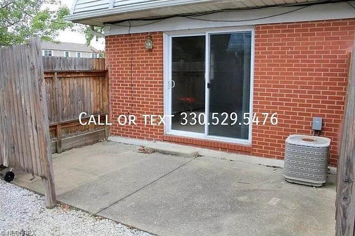 2 bed, 1.5 bath, 1000 sqft, $1,095 — Photo 3