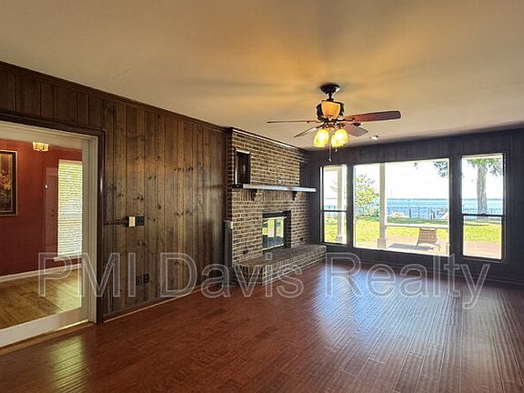 5th image of 734 Myrtle Ave