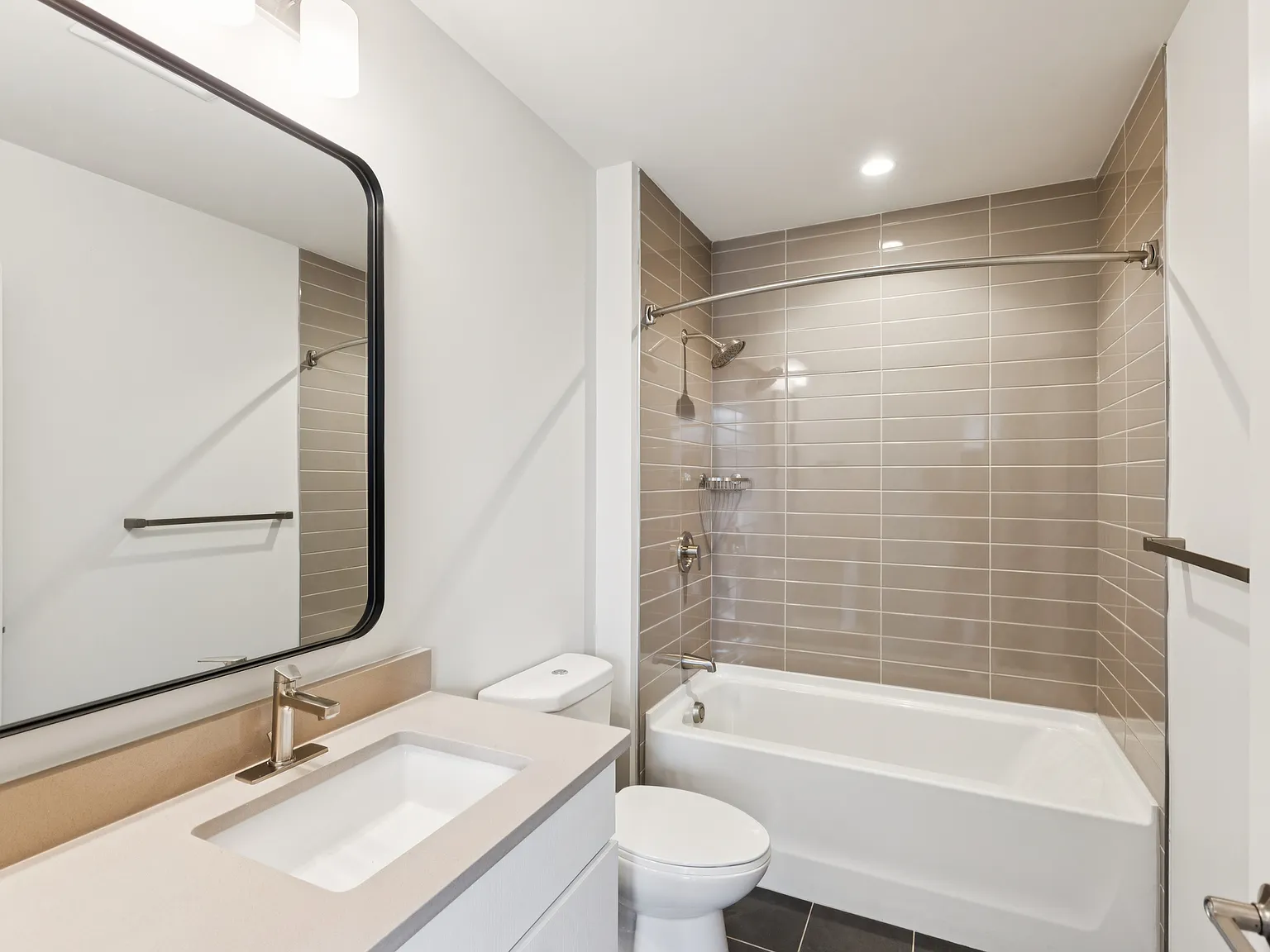 Park Morton Apartments — Photo 4