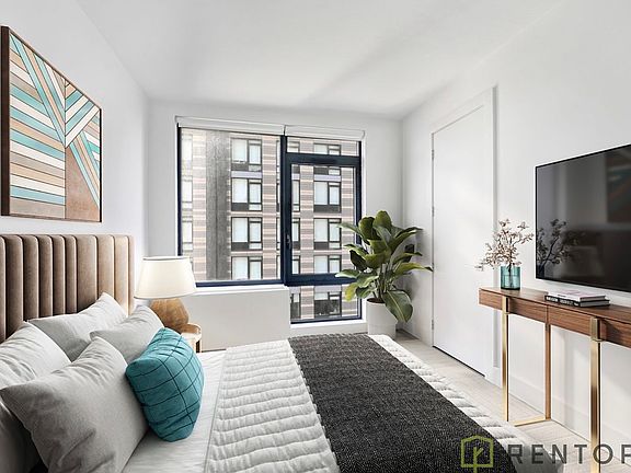 3rd image of 224 E 135th St #2014S