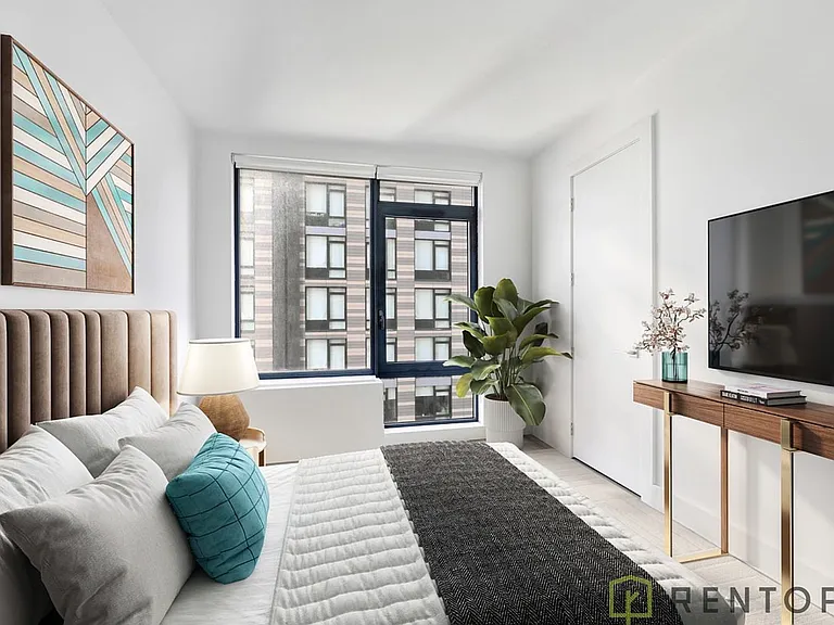 224 E 135th St #2014S — Photo 3