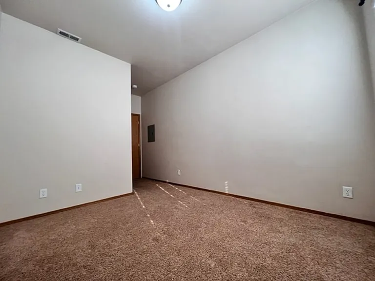 1927 E Wilson Ln — Photo 11