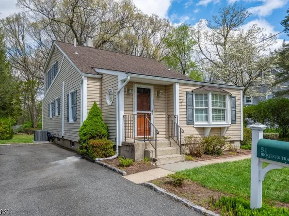 31 Iroquois Trl, Denville Twp., NJ 07834