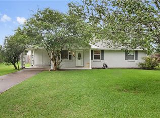 24 Horseshoe Ln, Sulphur, LA 70663