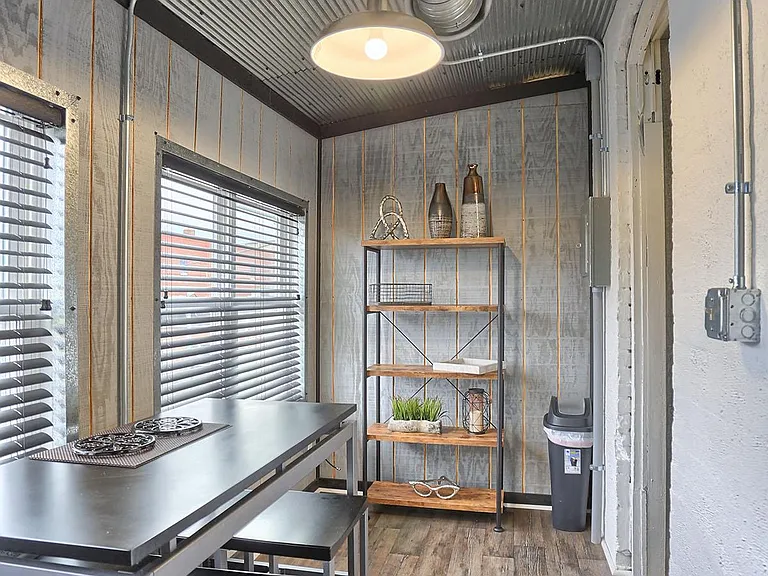 120 W Market St #A — Photo 3