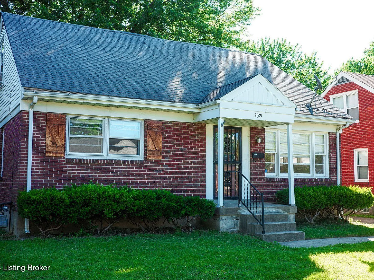 4 bed, 1.5 bath, 1344 sqft, $2,000 — Photo 2