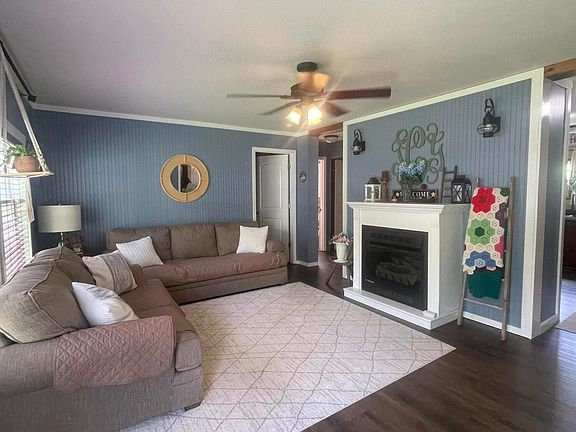 4th image of 161 Hyde Park Ln