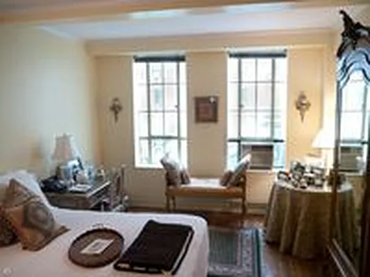 Rented by McDonagh Real Estate | media 28