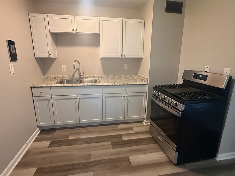 7200 Nathan Hale Way — Photo 21