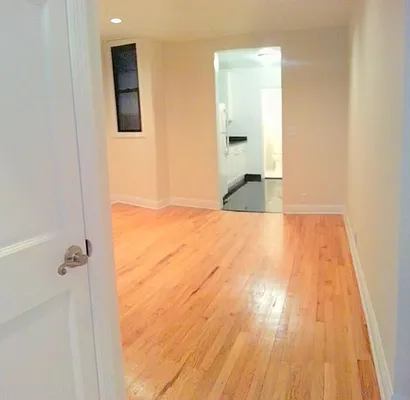 Rented by HOME RESIDENTIAL LLC | media 10