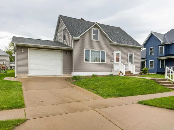 729 2nd Ave SE, Dyersville, IA 52040
