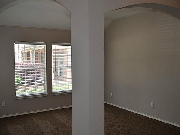 3rd image of 22008 Knights Cove Dr