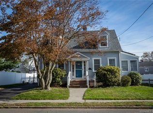 65 Holcomb St, West Haven, CT 06516
