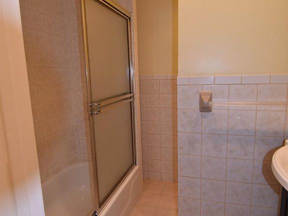 5th image of 24 Avenue C APT 6
