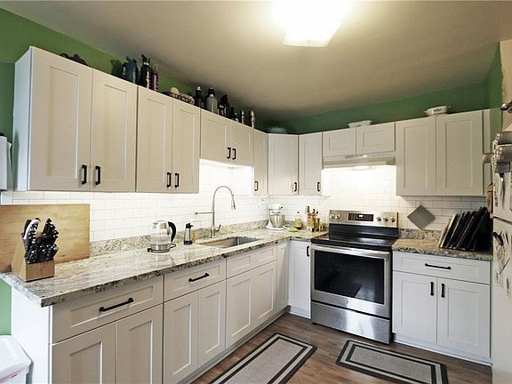 4th image of 2816 Saint Louis St #18