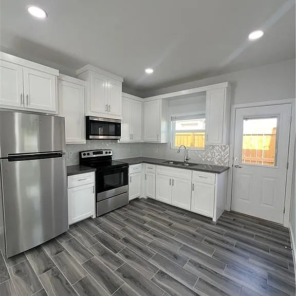 1909 Elsham Ave #1 — Photo 4