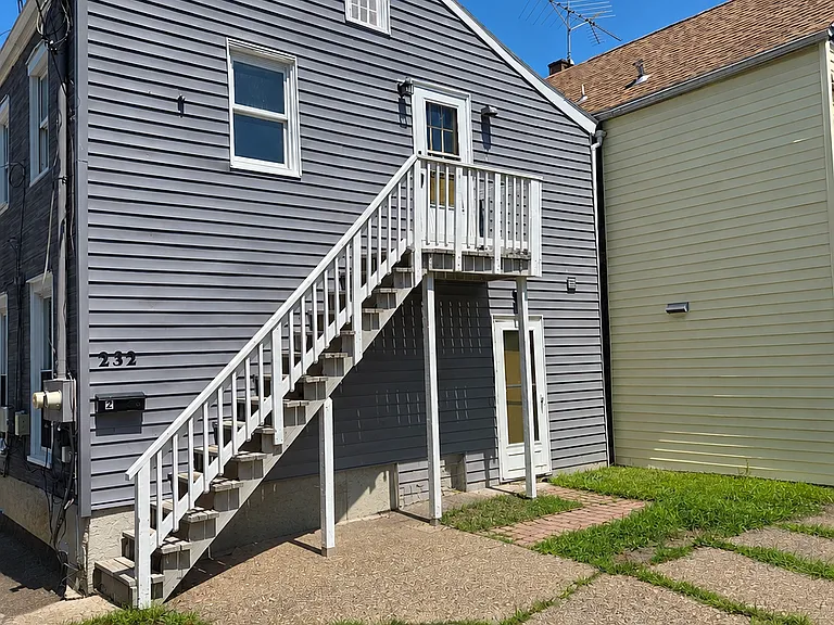 232 Wilson St #2 — Photo 16