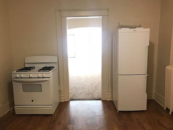 4th image of 800 E Michigan Ave #3