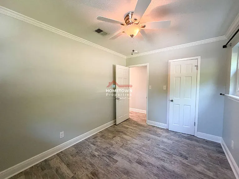 220 Cordoba St — Photo 33