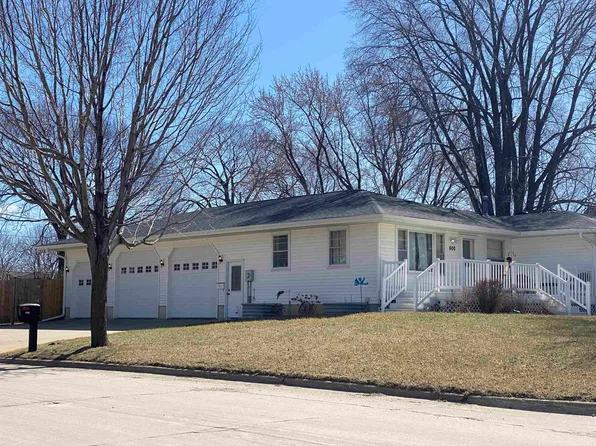 600 S Iowa St, Charles City, IA 50616