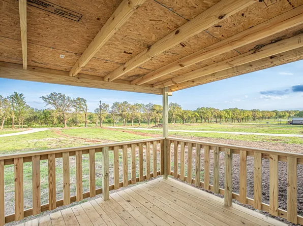 880 Red Bird Ln, Bowie, TX 76230