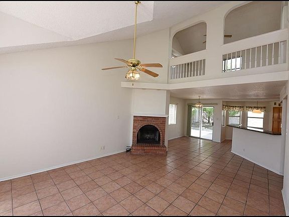 4th image of 1441 John Phelan Dr