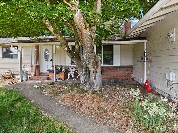 2nd image of 5305 121st Street NE
