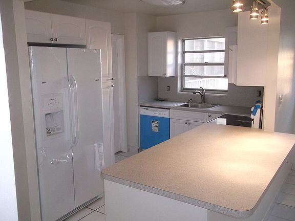 3rd image of 16450 Miami Dr APT 507