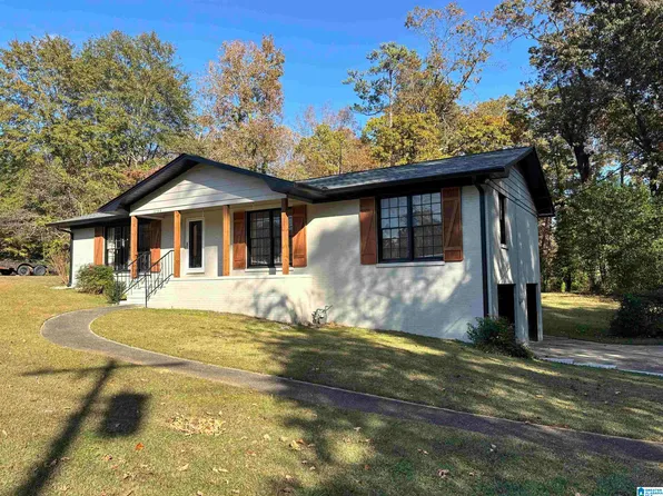 2105 Pinehurst Dr, Gardendale, AL 35071