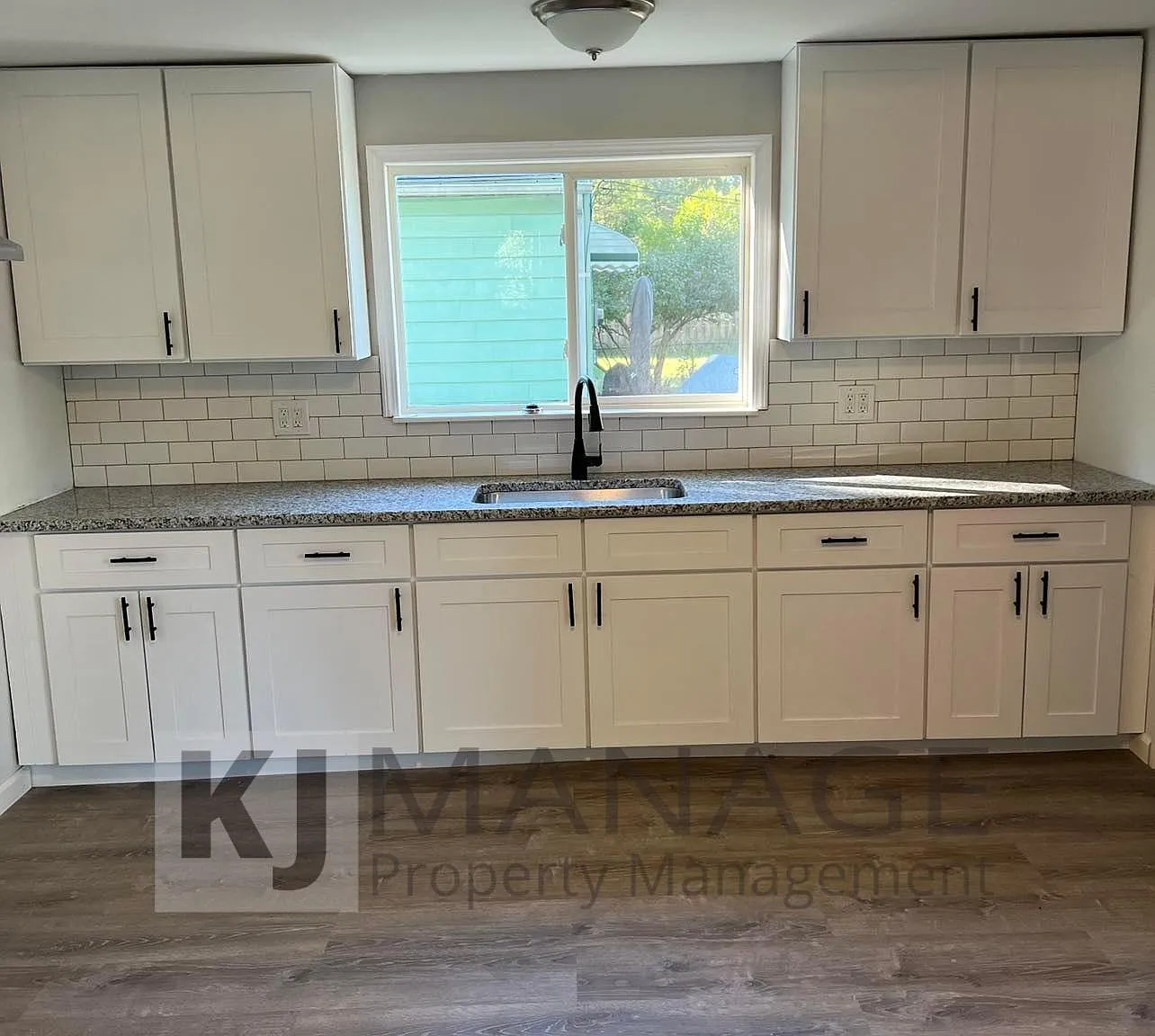3 bed, $1,500 — Photo 2