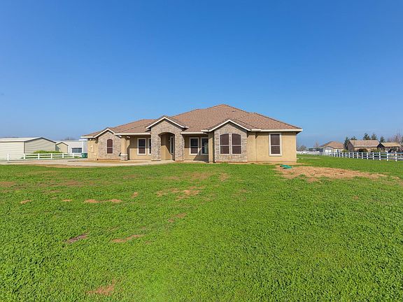 3rd image of 9991 Spring St