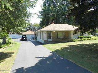 10951 Gast Rd, Bridgman, MI 49106