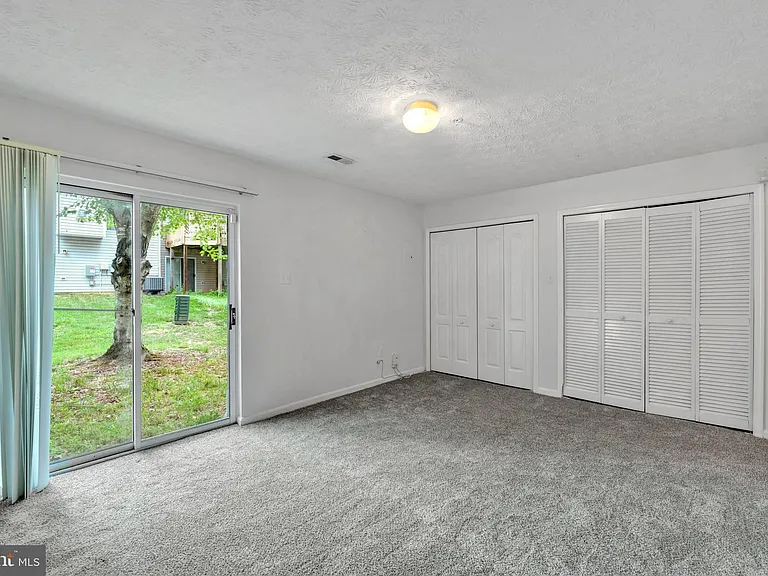 2406 Lemontree Ln — Photo 38
