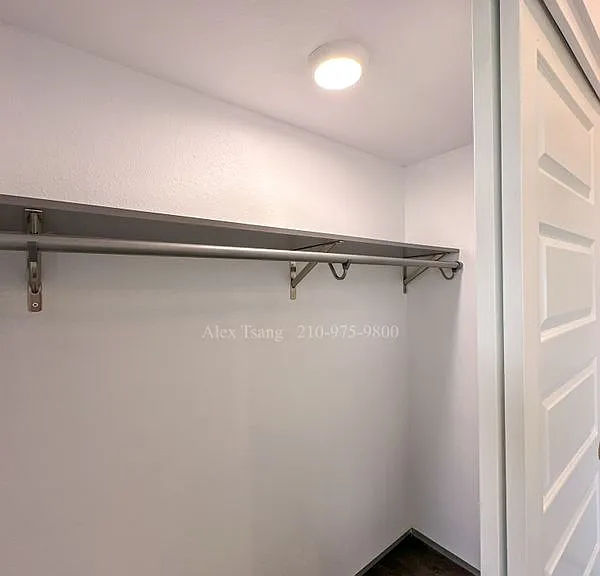 225 S Pine St #202 — Photo 14