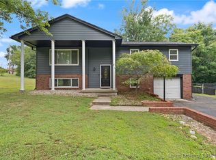 3025 Shady Brook Ln, New Albany, IN 47150